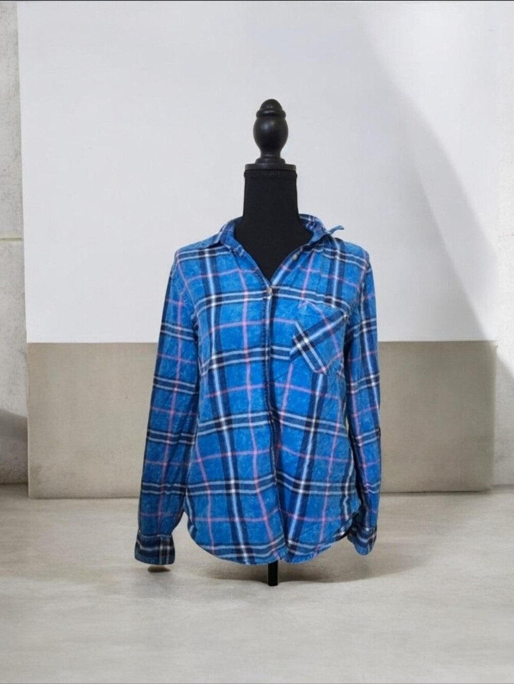 American Eagle Blue Plaid Button Down Long‎ Sleeve Shirt M